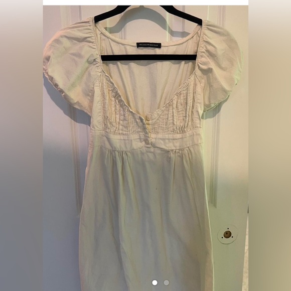 gorgeous brandy Melville dress 💌✨💄 - Picture 1 of 2